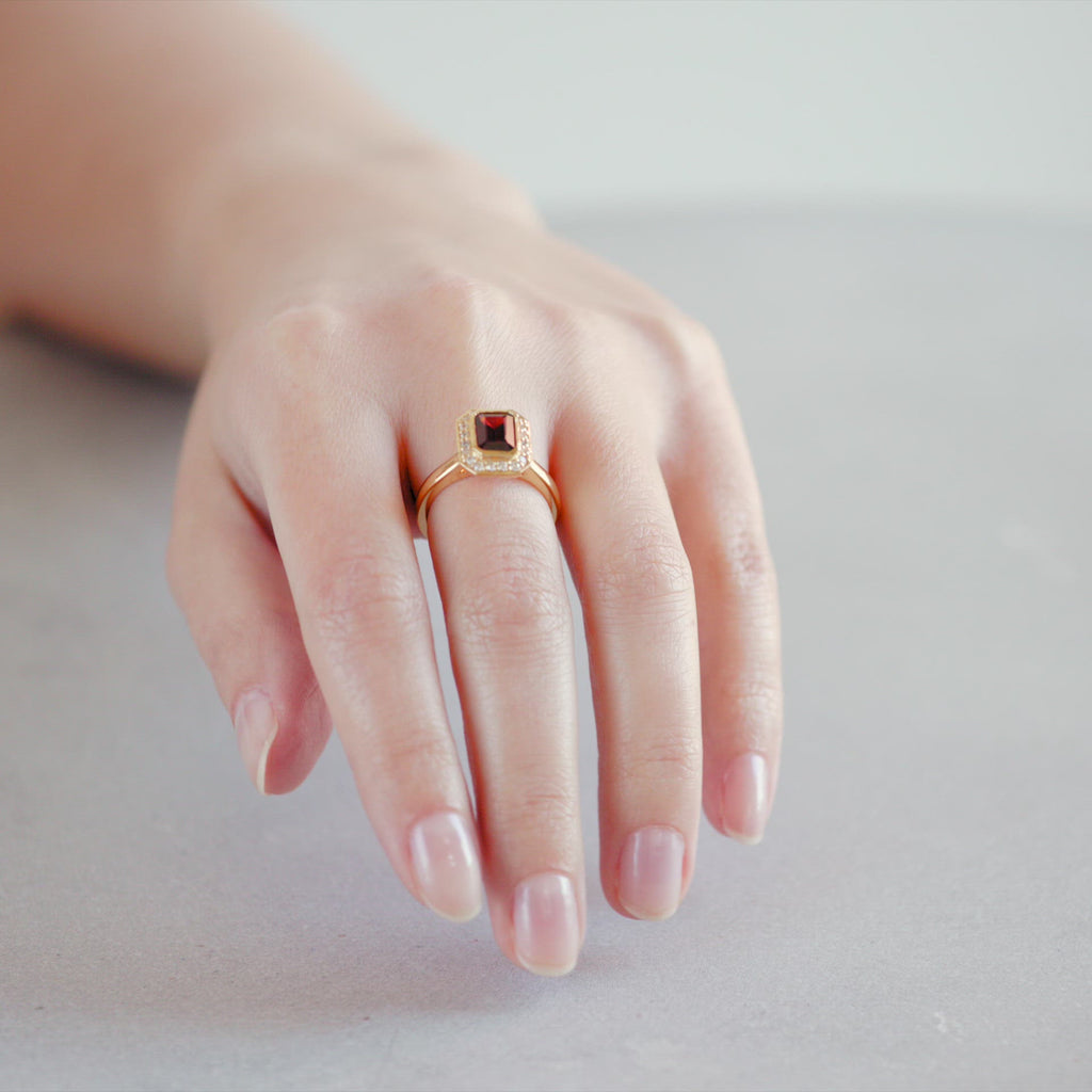 Lorient - 18K Gold Vermeil Garnet Ring - Zafeer
