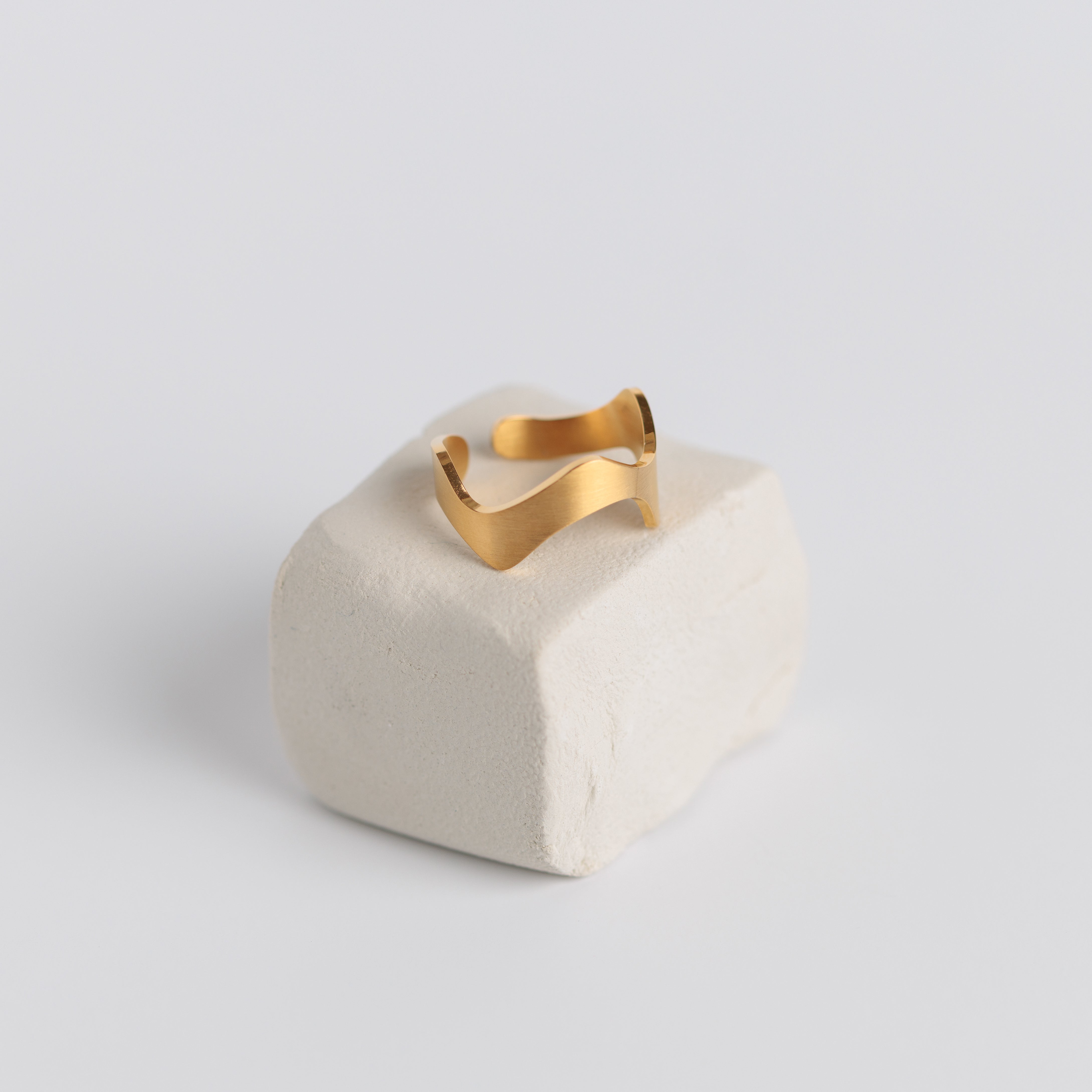 Wavy - Stainless Steel 18K gold plated ring - Zafeer