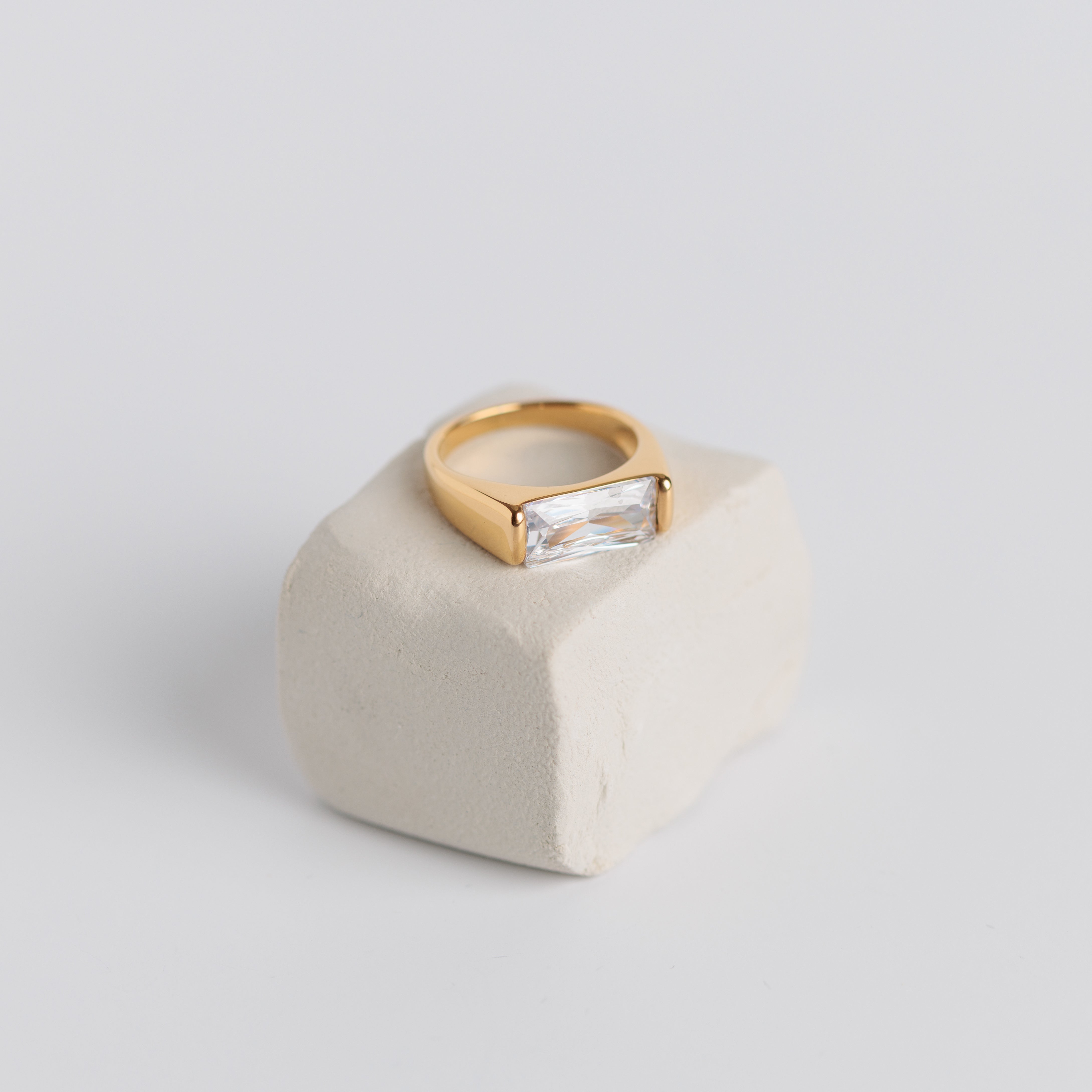 ZiZi Solo - Stainless Steel 18K gold plated zircon ring - Zafeer